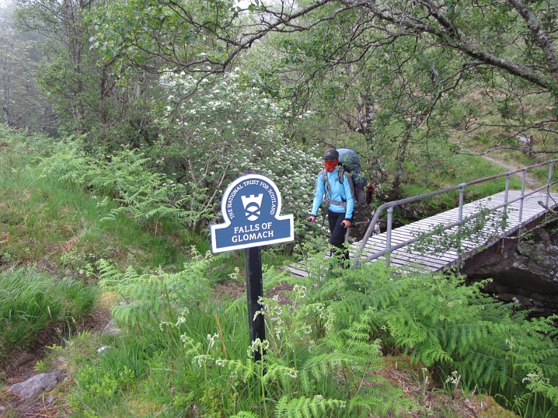 IMG_1104.JPG - Brücke über den Allt a' Ghlomaich